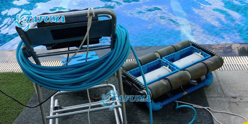 Robot Tafuma TFC 400H được Tafuma hướng dẫn khách hàng sử dụng