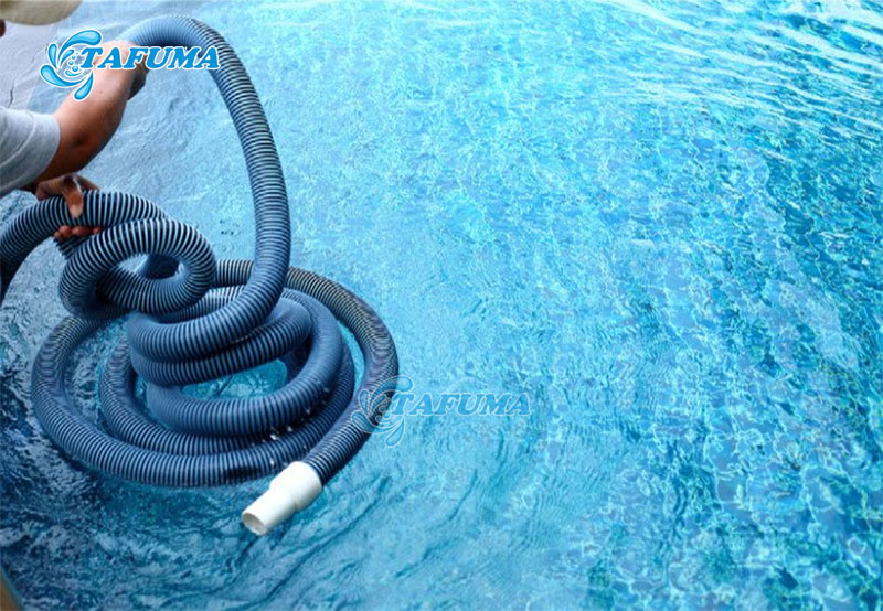 Ống mềm hút nước bể bơi