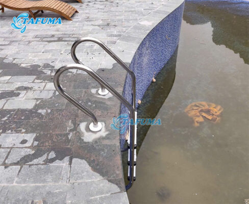 Thang inox bể bơi
