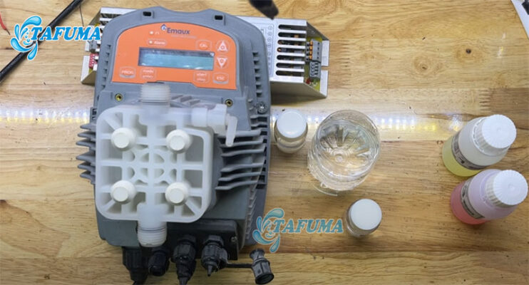 Bảng điều khiển hóa chất Emaux CTRL được ứng dụng nhiều tại các bể bơi